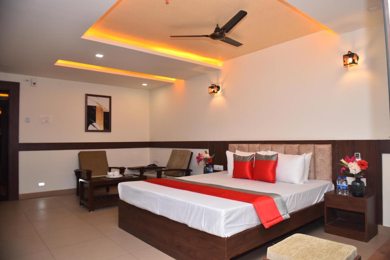 M R Residency Dharwad.アパートメント エクステリア 写真