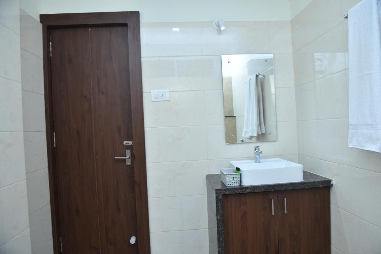M R Residency Dharwad.アパートメント エクステリア 写真