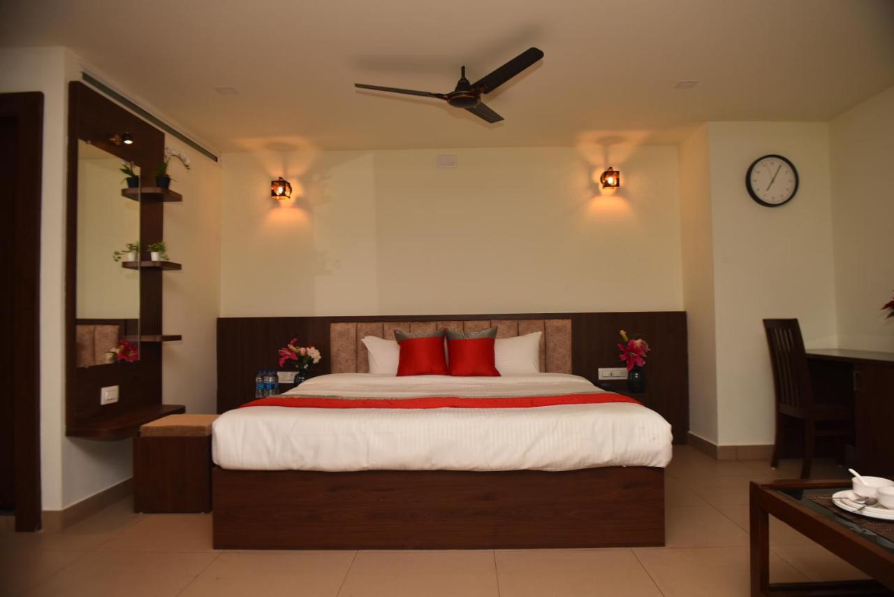 M R Residency Dharwad.アパートメント エクステリア 写真