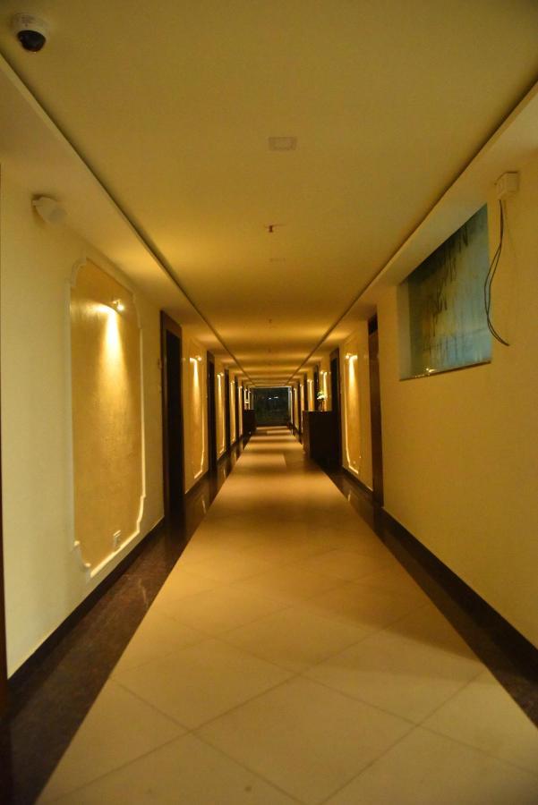 M R Residency Dharwad.アパートメント エクステリア 写真