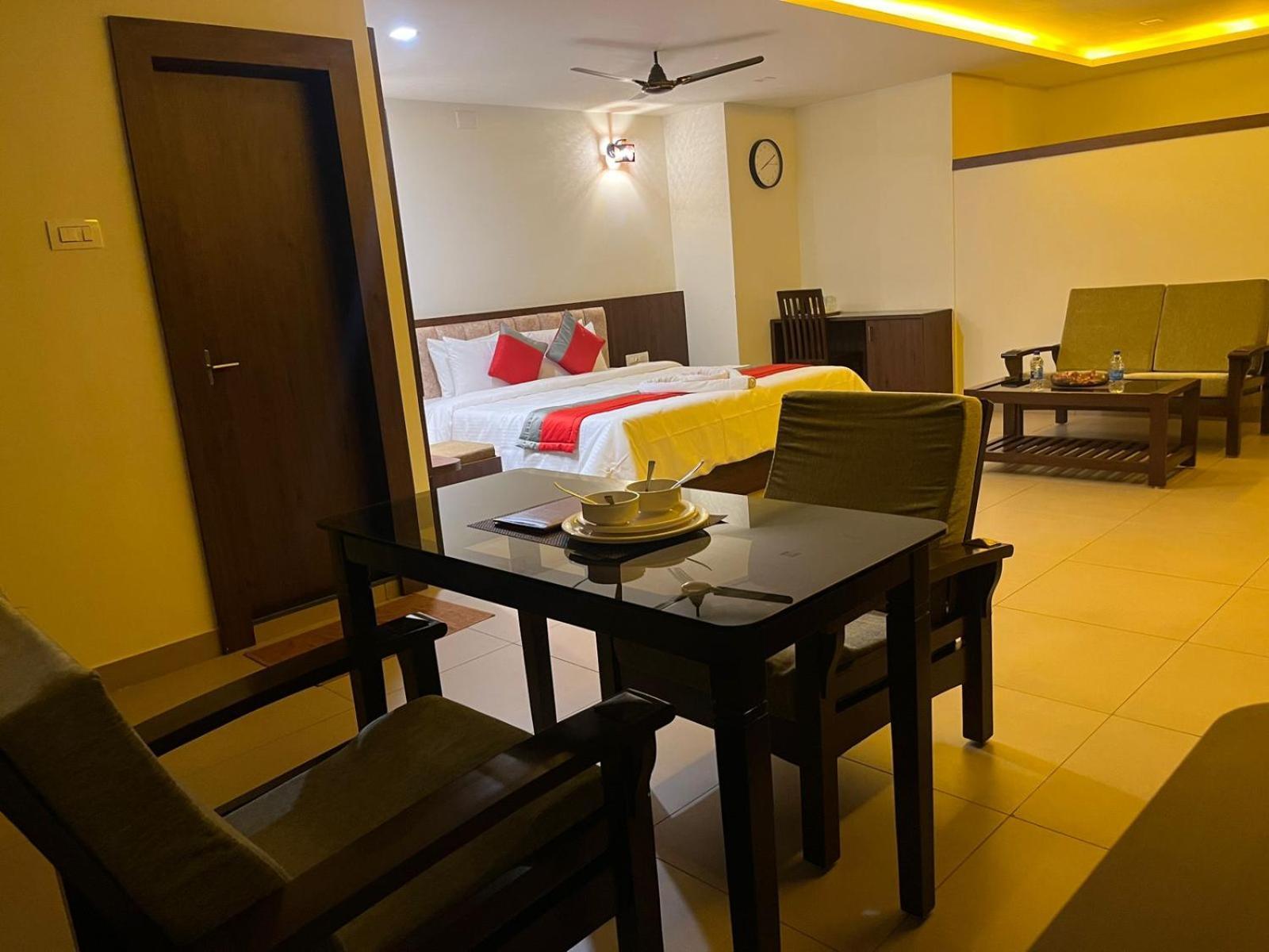 M R Residency Dharwad.アパートメント エクステリア 写真